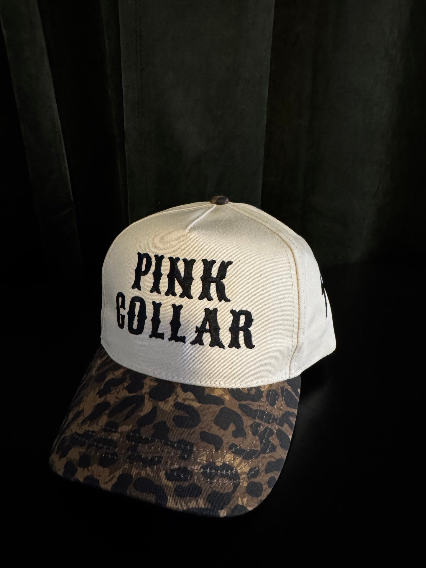 PINK COLLAR LEOPARD TRUCKER