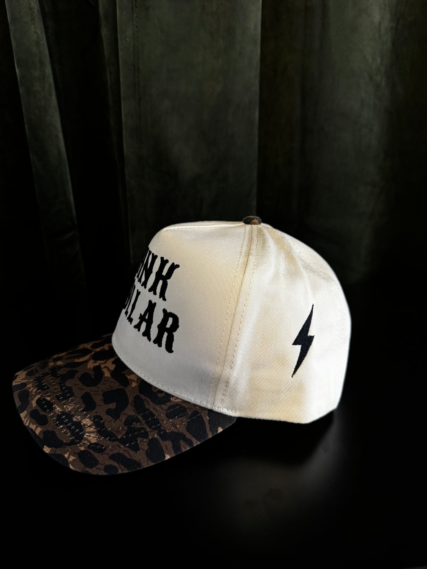 PINK COLLAR LEOPARD TRUCKER